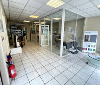 Bureau privé 445 m² 45 postes Location bureau Rue du Faubourg Saint-Martin Senlis 60300 - photo 1